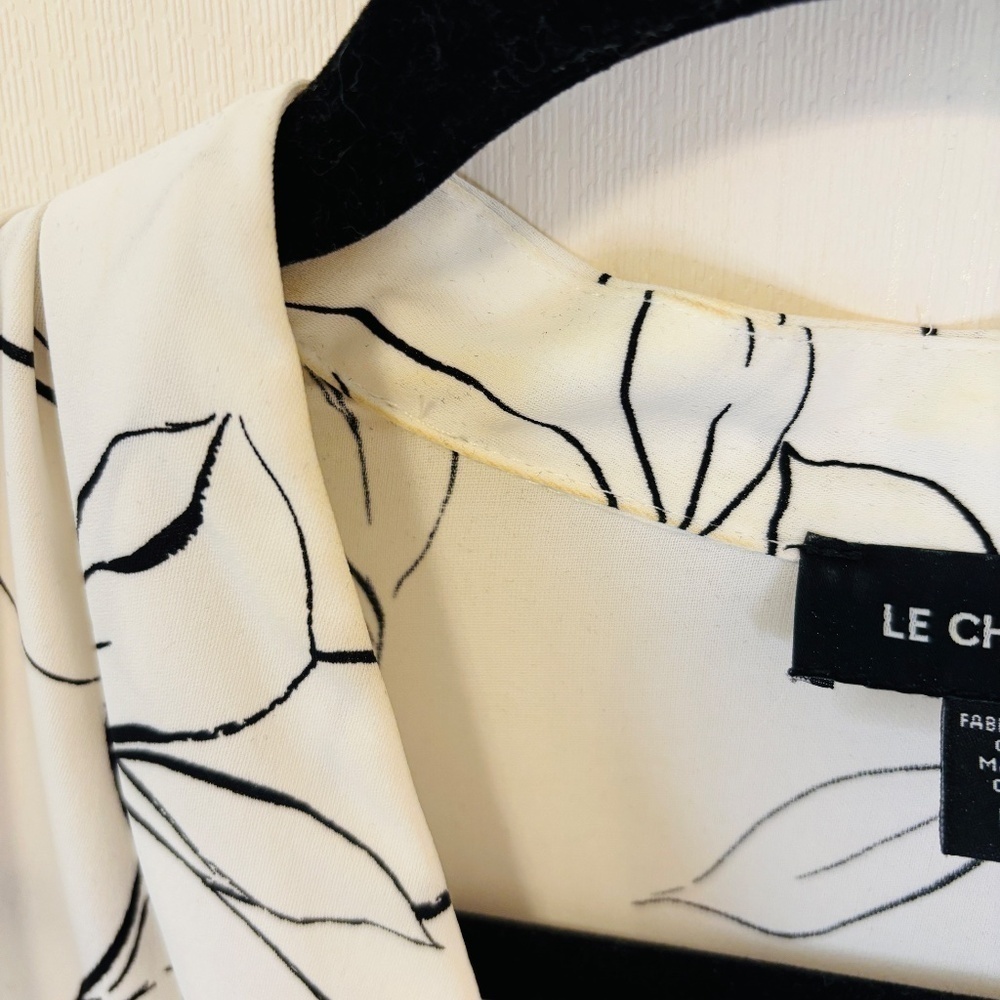 Le Chateau Black White Floral Blouse Small - Picture 9 of 10